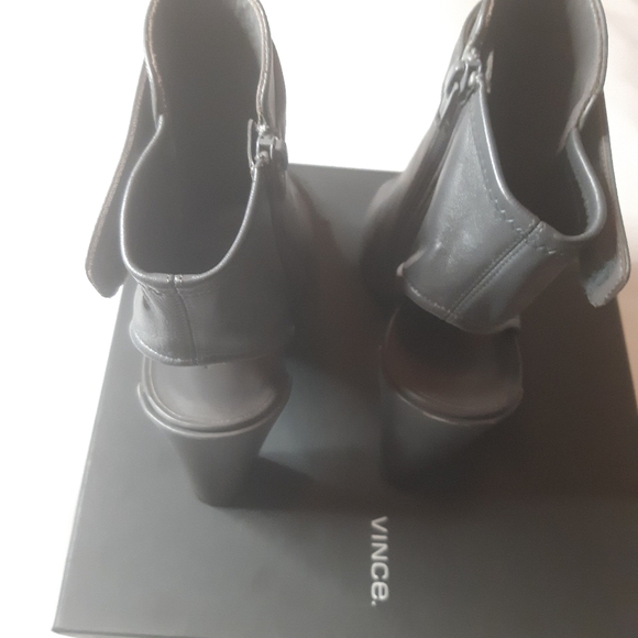 Vince Leather Block Heel Peep Toe Ankle Booties Sz-10 - Picture 8 of 15